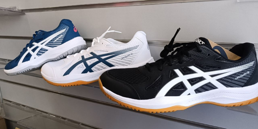 Фото upcourt вряд декілька шт різних моделей