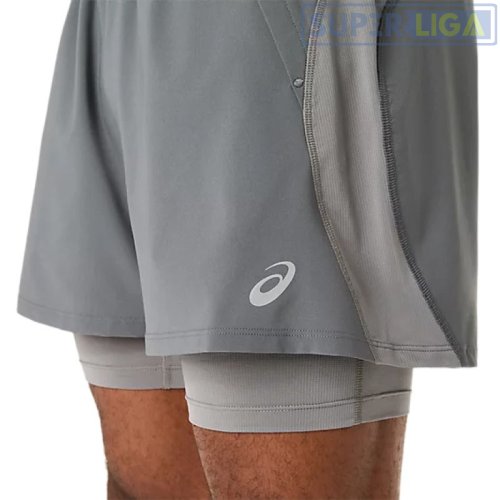 Мужские спортивные шорты для бега Asics ROAD 2-N-1 5IN SHORT серый (2011D245-020) AW2026